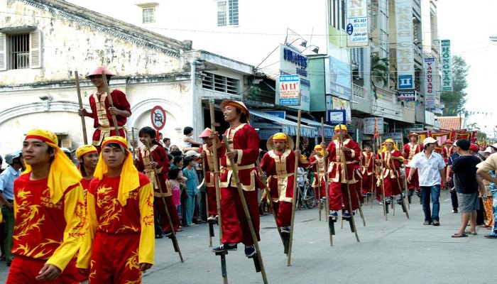 Lễ hội đình Châu Phú được tổ chức định kỳ hằng năm