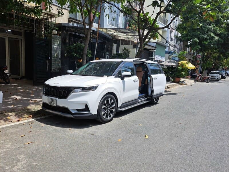 Thuê xe du lịch giá rẻ TPHCM – Bảng giá cập nhật mới nhất
