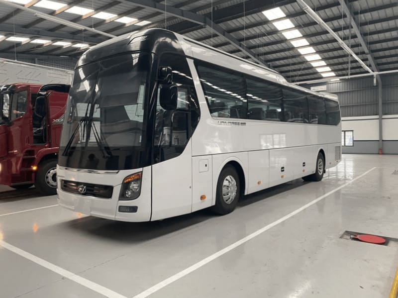 Xe 45 chỗ cao cấp, phục vụ sự kiện – hội nghị – tour dài ngày