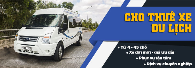 Nhân viên Nguyễn Duy Travel tư vấn khách hàng với thái độ chuyên nghiệp