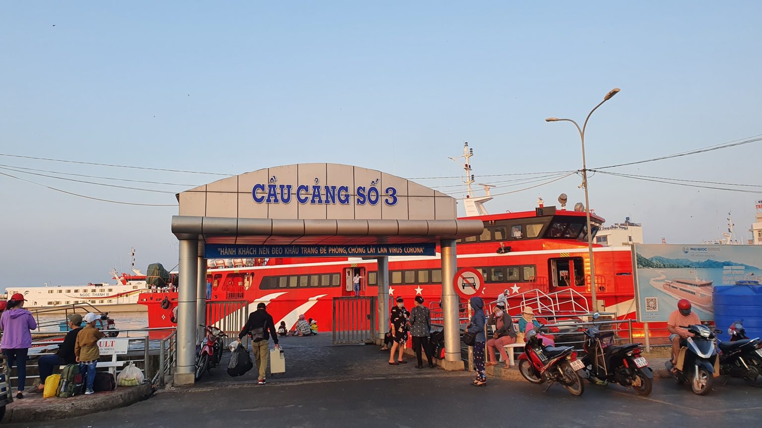Thuê xe Cần Thơ đi Phú Quốc qua cảng Rạch Giá giá rẻ 