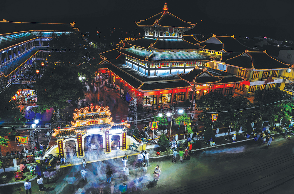 Thuê xe sân bay Cần Thơ đi Châu Đốc - Xe từ 7c - 16c - 29c - 45c