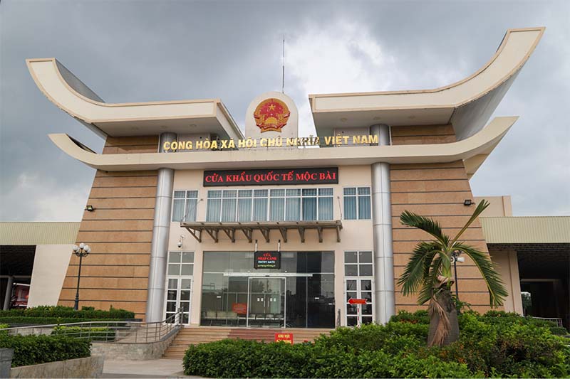 Thuê xe từ Sài Gòn đi cửa khẩu Mộc Bài Tây Ninh chỉ từ 699k