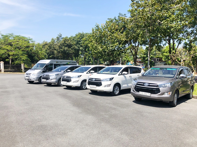 Nên Thuê Xe Du Lịch Riêng Hay Đi Tour?